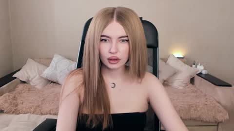 Snapshot of violettaotis chatting on 03/03/25, 10:17 ViolettaOtis online show from 03/03/25, 10:17