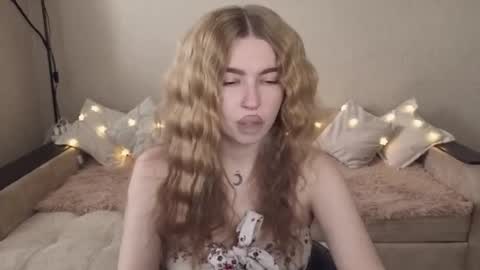 Snapshot of violettaotis chatting on 09/11/25, 12:05 ViolettaOtis online show from 09/11/25, 12:05