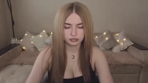 Snapshot of violettaotis chatting on 10/03/25, 11:07 ViolettaOtis online show from 10/03/25, 11:07