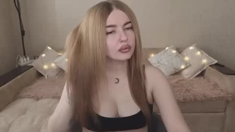 Snapshot of violettaotis chatting on 10/05/25, 09:40 ViolettaOtis online show from 10/05/25, 09:40