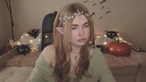 Snapshot of violettaotis chatting on 10/30/25, 10:49 ViolettaOtis online show from 10/30/25, 10:49