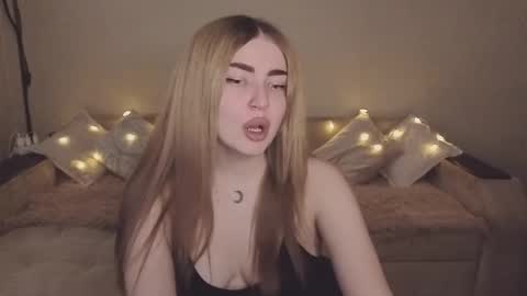 Snapshot of violettaotis chatting on 11/12/25, 12:16 ViolettaOtis online show from 11/12/25, 12:16