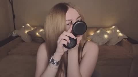 Snapshot of violettaotis chatting on 11/17/25, 12:11 ViolettaOtis online show from 11/17/25, 12:11