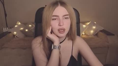 Snapshot of violettaotis chatting on 11/28/25, 12:08 ViolettaOtis online show from 11/28/25, 12:08