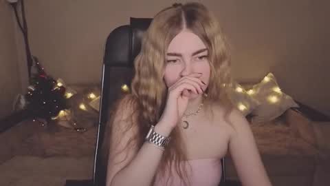 ViolettaOtis online show from 12/19/25, 12:23