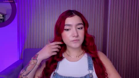 Violett Castel online show from 01/12/26, 06:35