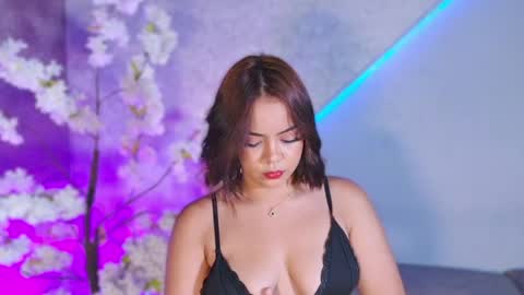violettcollins online show from 04/13/26, 10:37