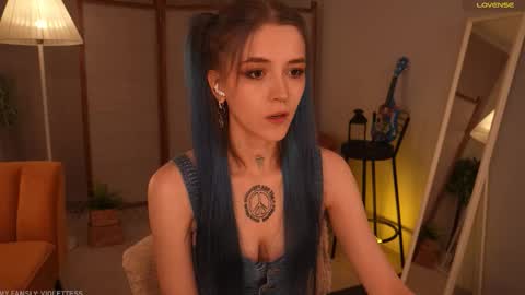 Snapshot of violettessa chatting on 10/22/25, 11:54 violettessa online show from 10/22/25, 11:54