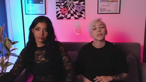 Violet online show from 05/08/26, 12:05