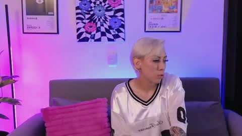Violet online show from 06/01/26, 01:18