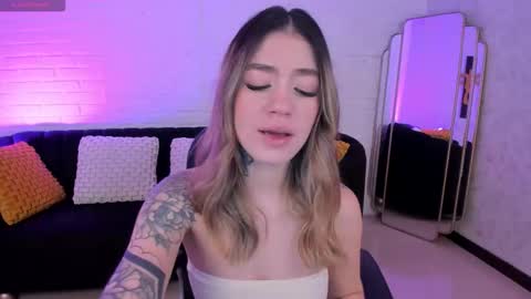 Violett  online show from 10/11/25, 06:50