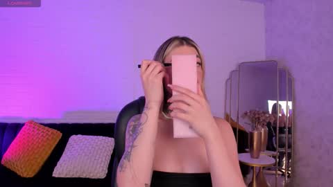 Violett  online show from 12/01/25, 06:13