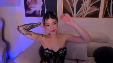 Snapshot of violetthansson chatting on 07/11/26, 11:24 Violett online show from 07/11/26, 11:24
