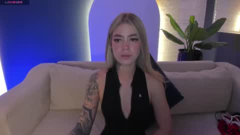 Snapshot of violetthansson chatting on 07/15/26, 09:58 Violett online show from 07/15/26, 09:58