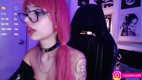 Snapshot of violettlane chatting on 01/11/25, 04:27 Violeta online show from 01/11/25, 04:27