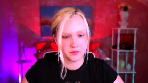Snapshot of violettwoods chatting on 06/22/26, 08:11 Violett online show from 06/22/26, 08:11