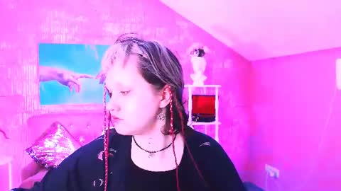 Snapshot of violettwoods chatting on 07/19/26, 06:28 Violett online show from 07/19/26, 06:28