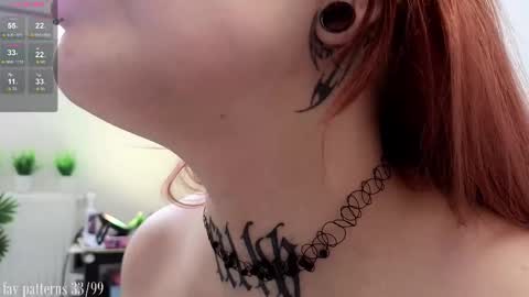 Snapshot of violetvio1ator chatting on 02/28/25, 11:36 Dommy mommy online show from 02/28/25, 11:36