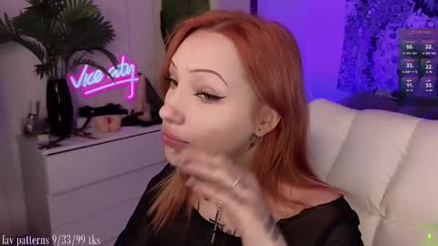 Snapshot of violetvio1ator chatting on 11/14/25, 03:49 Dommy mommy online show from 11/14/25, 03:49