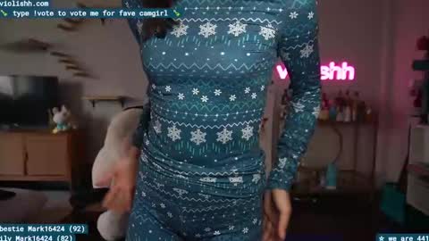 follow me on twitter violishh and ig violishh  online show from 01/19/25, 06:43