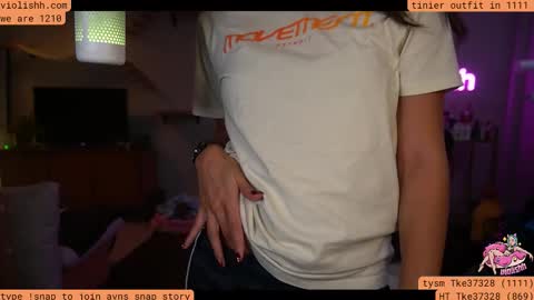 follow me on twitter violishh and ig violishh  online show from 11/14/25, 01:04