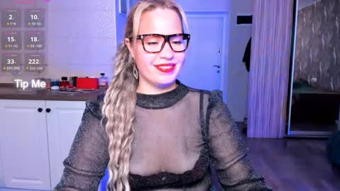 Snapshot of vip_juicy chatting on 10/19/25, 08:48 VelvettTime online show from 10/19/25, 08:48