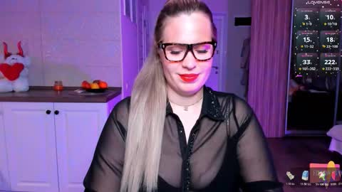 Snapshot of vip_juicy chatting on 11/28/25, 11:13 VelvettTime online show from 11/28/25, 11:13