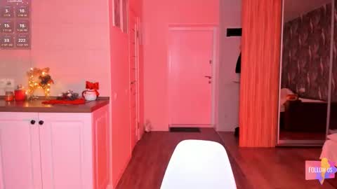 Snapshot of vip_juicy chatting on 12/16/25, 08:52 VelvettTime online show from 12/16/25, 08:52