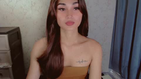 Snapshot of virgenpearl chatting on 07/18/26, 02:54 Pearl online show from 07/18/26, 02:54