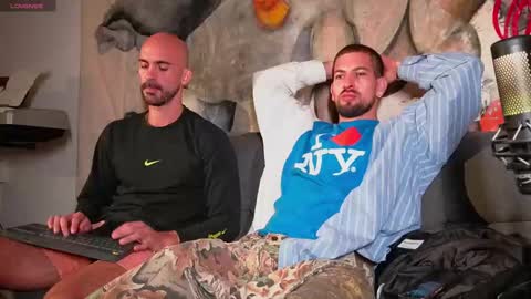 Snapshot of virtualboytvtv chatting on 12/01/25, 03:55 GARY - Help me reach 300 likes - - My Telegram - online show from 12/01/25, 03:55