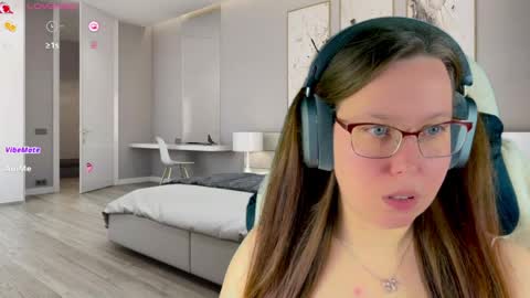 Victoria Romans online show from 04/08/26, 08:42