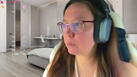Snapshot of visecret chatting on 05/05/26, 02:41 Victoria Romans online show from 05/05/26, 02:41
