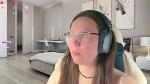 Snapshot of visecret chatting on 05/09/26, 11:48 Victoria Romans online show from 05/09/26, 11:48