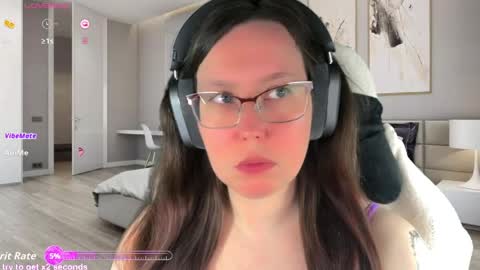 Snapshot of visecret chatting on 05/25/26, 02:17 Victoria Romans online show from 05/25/26, 02:17