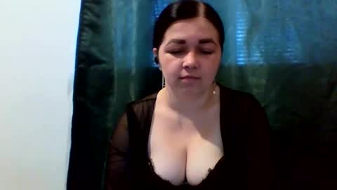 Vitalina282128 online show from 05/17/26, 03:08