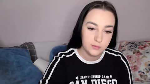 Snapshot of vitalina_freedom chatting on 12/05/24, 01:17 Vitalina online show from 12/05/24, 01:17