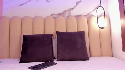 Snapshot of vittoria__rossi chatting on 12/17/25, 01:28 Vttoria online show from 12/17/25, 01:28