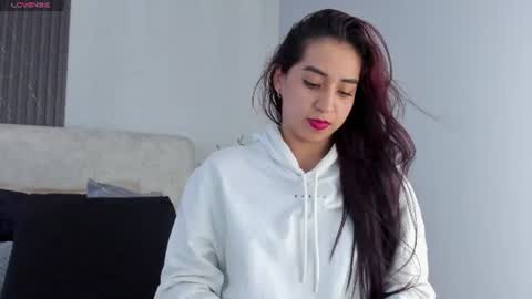 Snapshot of vittoria_conti_ chatting on 06/18/26, 05:50 vittoria online show from 06/18/26, 05:50