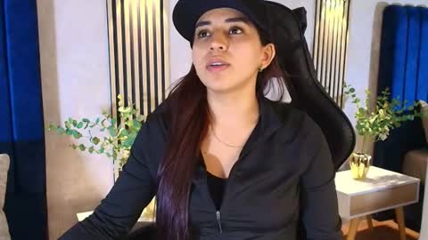 Snapshot of vittoria_conti_ chatting on 07/13/26, 05:38 vittoria online show from 07/13/26, 05:38