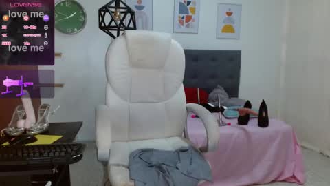 VITTORIA  online show from 01/20/25, 01:53