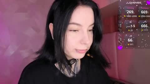 Snapshot of vivi__squirrel chatting on 05/27/26, 02:19 Vivi online show from 05/27/26, 02:19