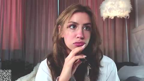 Snapshot of vivi_ennes chatting on 09/13/25, 07:41 You like my friends can call me LUNA This is my first day here online show from 09/13/25, 07:41