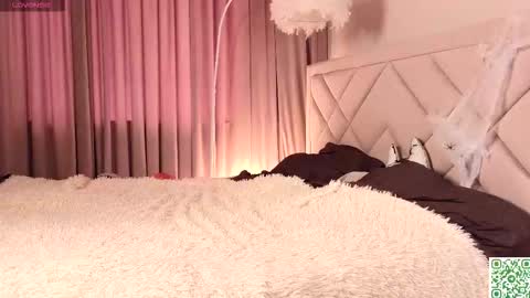 Snapshot of vivi_ennes chatting on 11/01/25, 07:10 You like my friends can call me LUNA This is my first day here online show from 11/01/25, 07:10