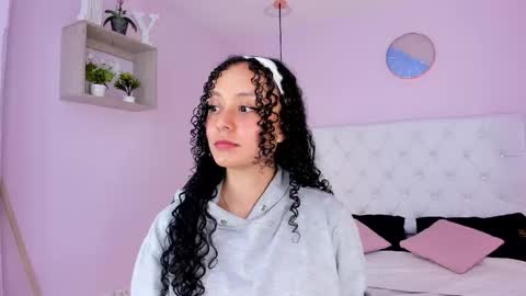 Vivi online show from 11/23/25, 04:01