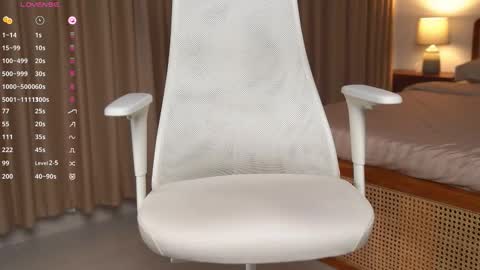 Snapshot of vivian_cb chatting on 02/14/25, 11:10 Vivian online show from 02/14/25, 11:10