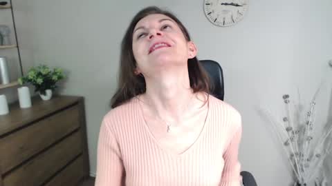 Vivian online show from 01/24/25, 12:52