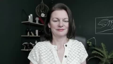 Vivian online show from 04/29/26, 07:23