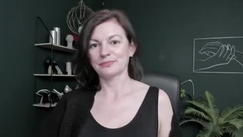 Vivian online show from 05/23/26, 05:34