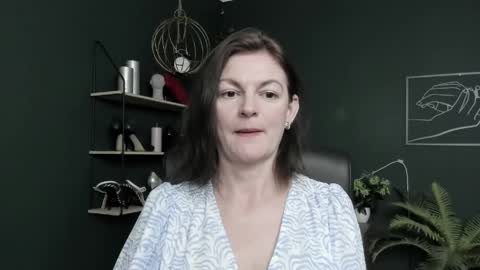 Vivian online show from 05/28/26, 06:00