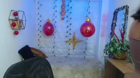 Snapshot of vivian_dutch chatting on 12/17/25, 01:06 Vivian online show from 12/17/25, 01:06